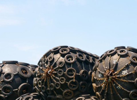 Yokohama pneumatic fenders with tyre net protection
